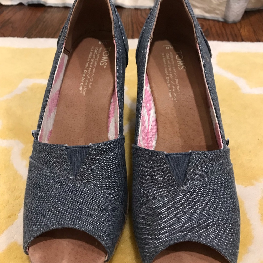 TOMS wedges